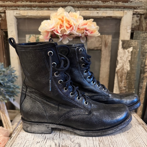 FRYE VERONICA COMBAT BOOT | LACE UP | MOTO | BLACK LEATHER SILVER METALLIC | 9 - Picture 1 of 15